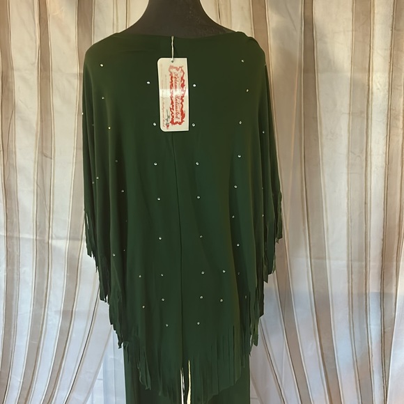 Emerald green 2pc rhinestone pantsuit.  Tunic shawl top with 4” fringes. - Picture 5 of 7